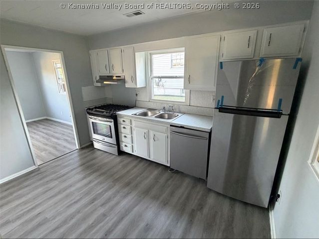 2913 Pence Street, South Charleston, WV 52303