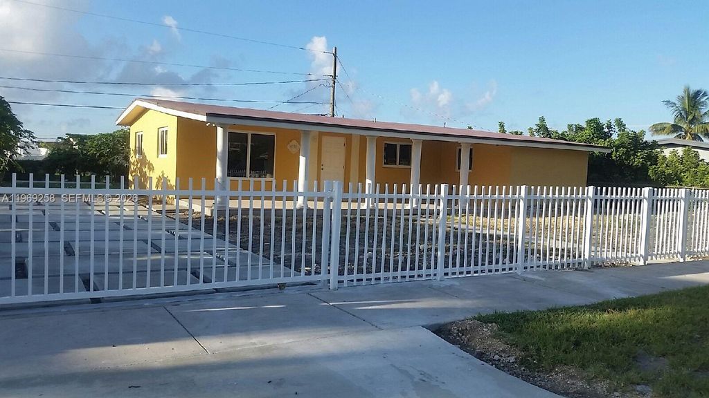 14530 SW 290th Ter 0, Homestead, FL 33033