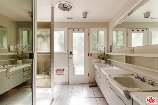 3493 Valley Meadow Road, Sherman Oaks, CA 91403