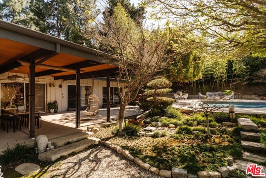 3493 Valley Meadow Road, Sherman Oaks, CA 91403