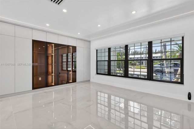 607 Layne Boulevard, Hallandale Beach, FL 33009