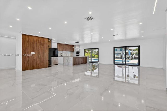 607 Layne Boulevard, Hallandale Beach, FL 33009