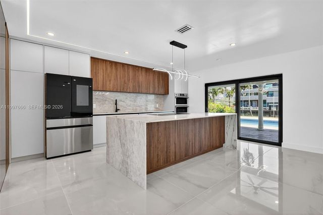 607 Layne Boulevard, Hallandale Beach, FL 33009