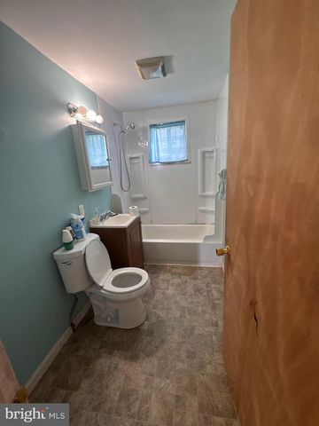 8142 DUNDALK AVE, Baltimore, MD 21222