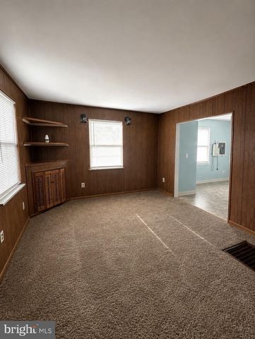 8142 DUNDALK AVE, Baltimore, MD 21222