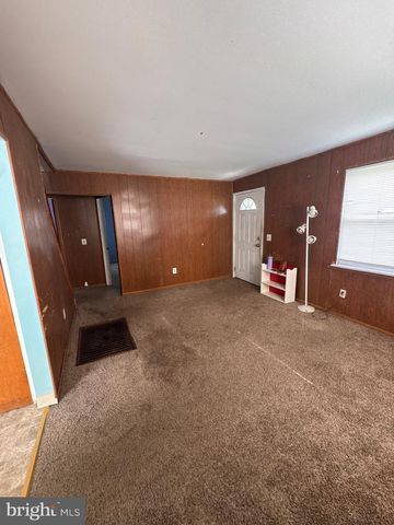 8142 DUNDALK AVE, Baltimore, MD 21222
