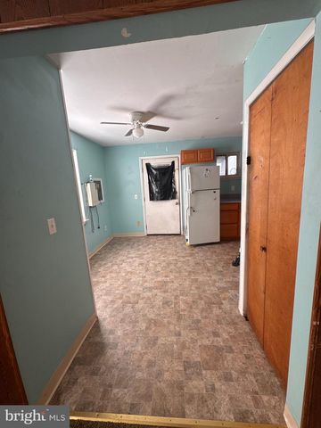 8142 DUNDALK AVE, Baltimore, MD 21222