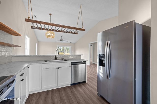 601 Pelletier Loop Road K63, Swansboro, NC 28584