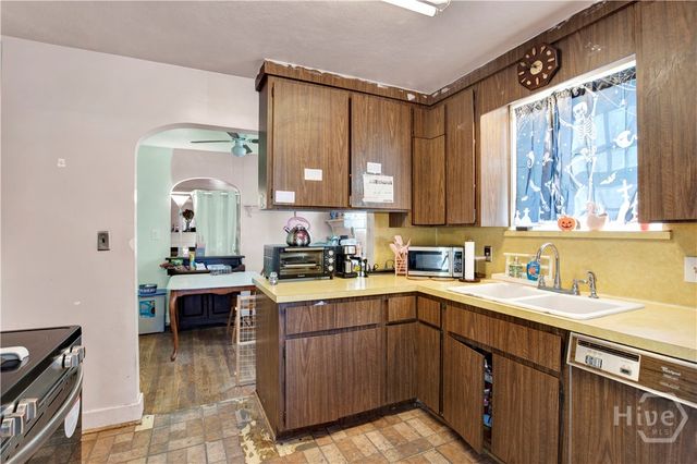 1402 E 51st Street, Savannah, GA 31404