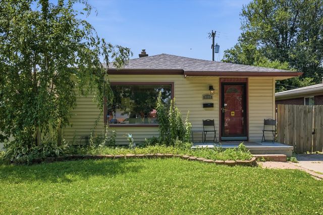 9088 Monroe Boulevard, Taylor, MI 48180