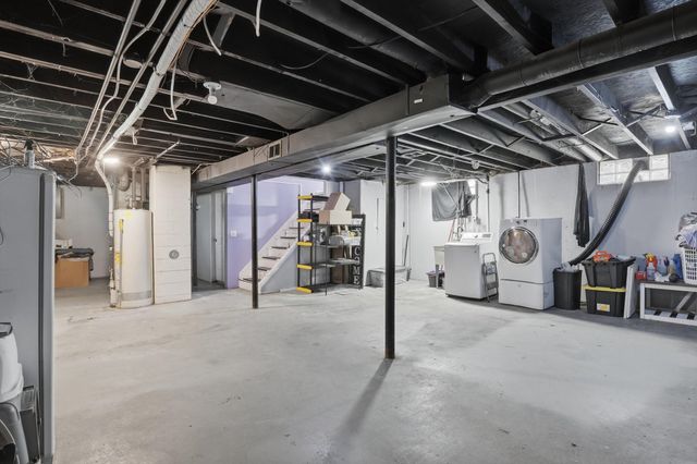 9088 Monroe Boulevard, Taylor, MI 48180