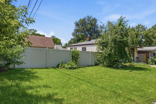 9088 Monroe Boulevard, Taylor, MI 48180