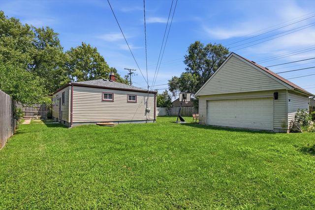 9088 Monroe Boulevard, Taylor, MI 48180