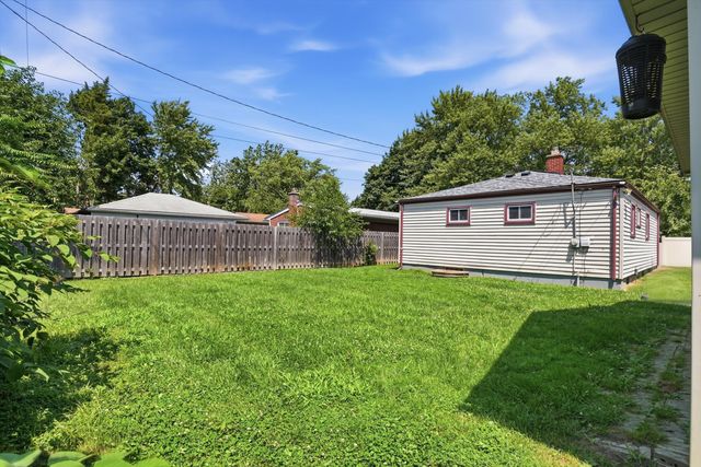9088 Monroe Boulevard, Taylor, MI 48180