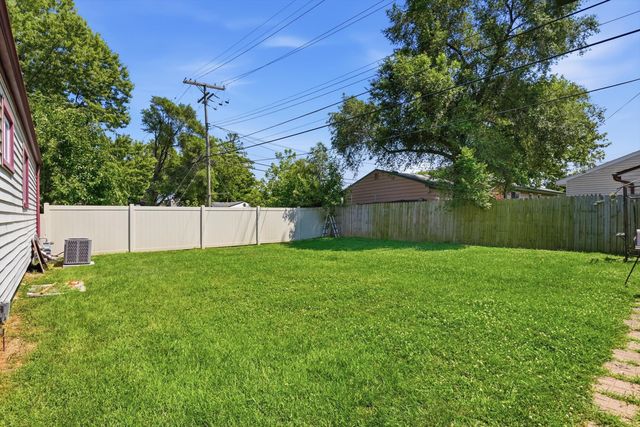 9088 Monroe Boulevard, Taylor, MI 48180