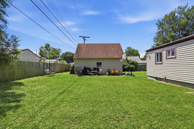 9088 Monroe Boulevard, Taylor, MI 48180