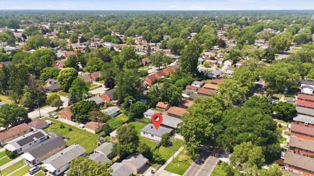 9088 Monroe Boulevard, Taylor, MI 48180