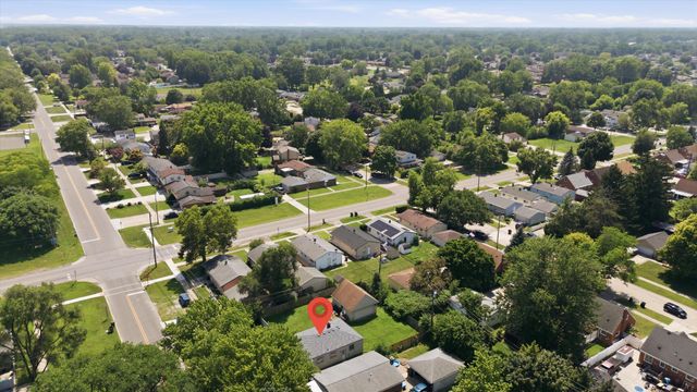 9088 Monroe Boulevard, Taylor, MI 48180