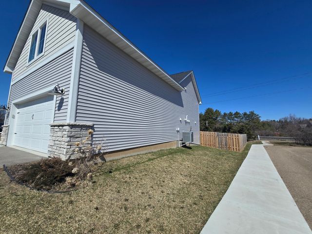 1115 Rich River Way, New Richmond, WI 54017
