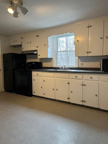 56 Morton Station Rd 5, Charlton, MA 01507