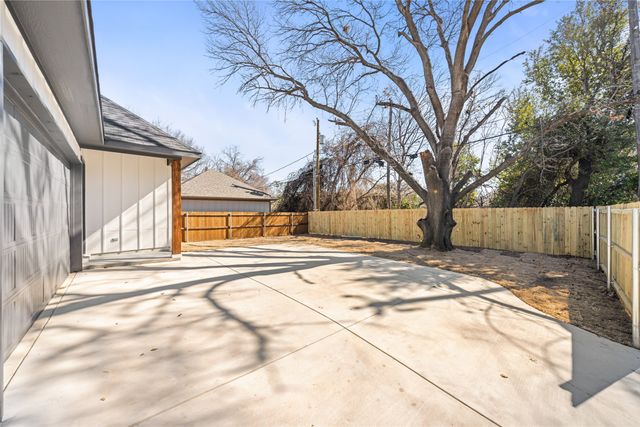 2700 Westbrook Avenue, Fort Worth, TX 76111