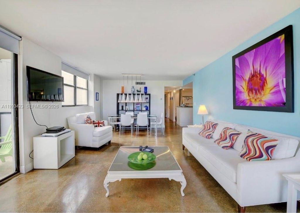 Image 3 of property listing at 1623 Collins Ave 318, Miami Beach, FL 33139