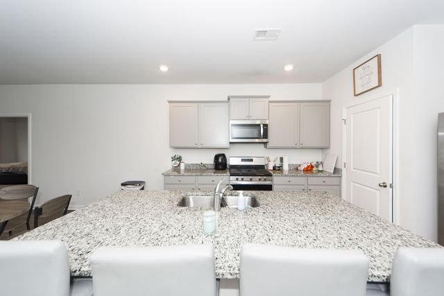 493 Cedarview Road, Summerville, SC 29486