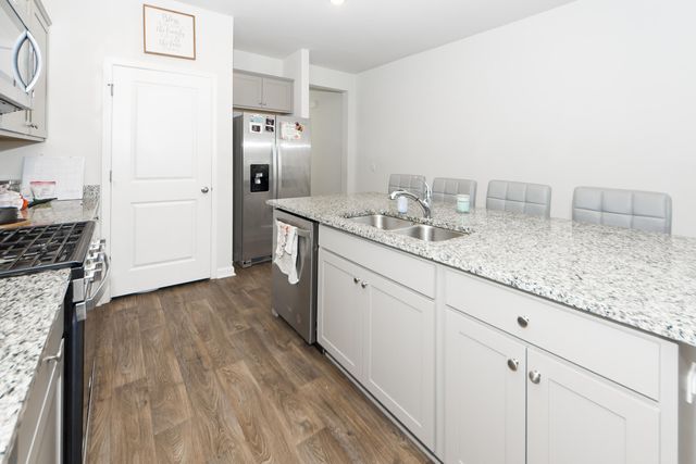 493 Cedarview Road, Summerville, SC 29486