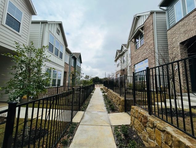 530 Mission Trail B3B, Arlington, TX 76010