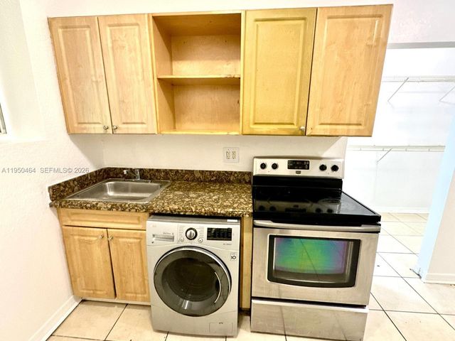 1021 NW 3rd st 307, Miami, FL 33128