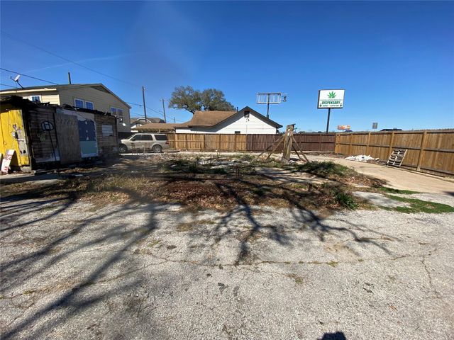 2619 North Freeway, Houston, TX 77009