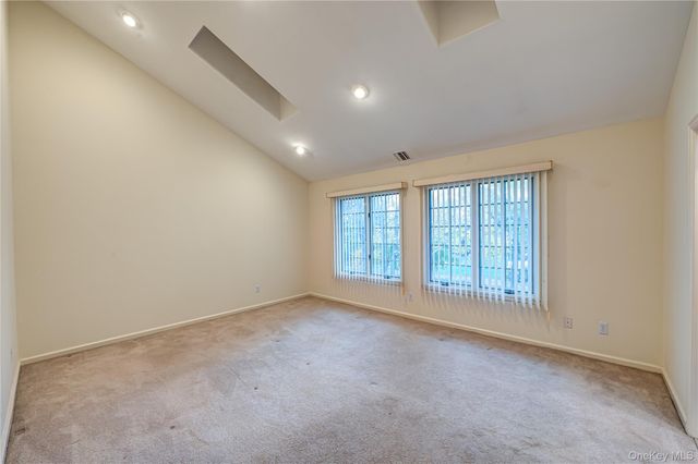 4 Cedar Ridge Lane, Bay Shore, NY 11706