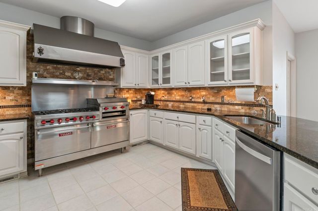 12 Fox Chapel Court, Little Rock, AR 72212