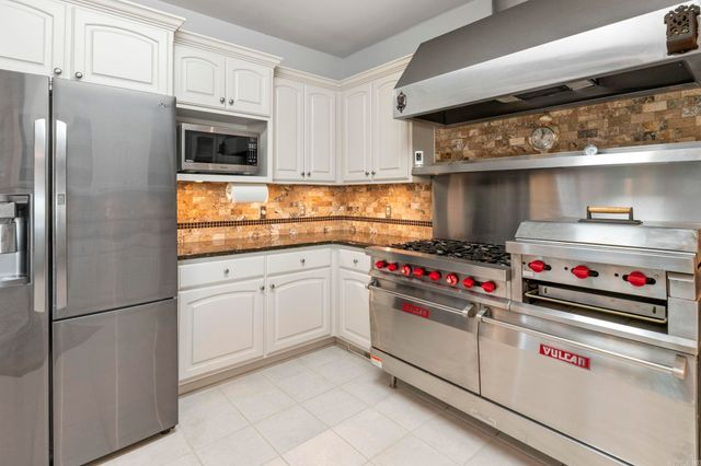 12 Fox Chapel Court, Little Rock, AR 72212