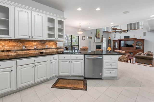 12 Fox Chapel Court, Little Rock, AR 72212