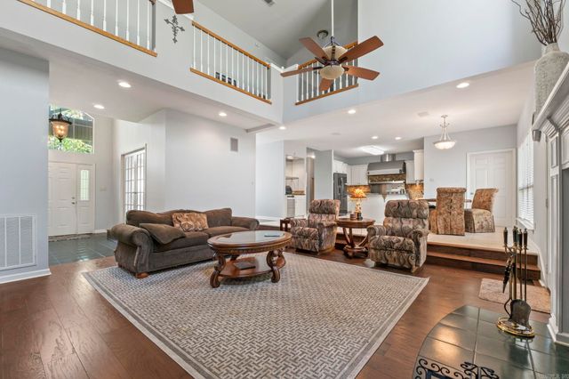 12 Fox Chapel Court, Little Rock, AR 72212