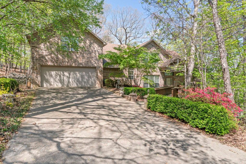 12 Fox Chapel Court, Little Rock, AR 72212