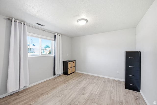 180 E 900 S, Layton, UT 84041