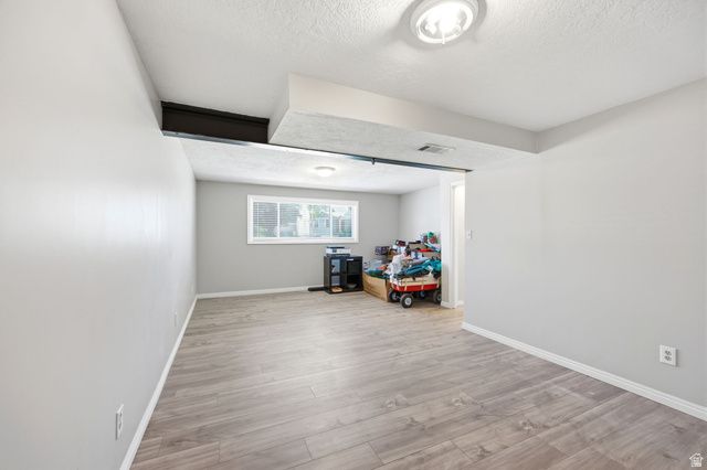 180 E 900 S, Layton, UT 84041