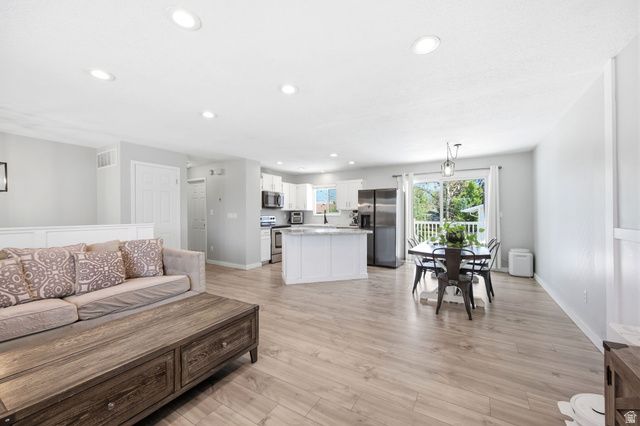 180 E 900 S, Layton, UT 84041