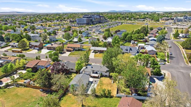 180 E 900 S, Layton, UT 84041