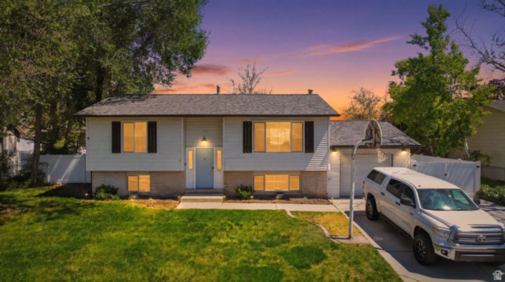 180 E 900 S, Layton, UT 84041