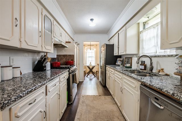 937 Ferncliff, Dallas, TX 75232