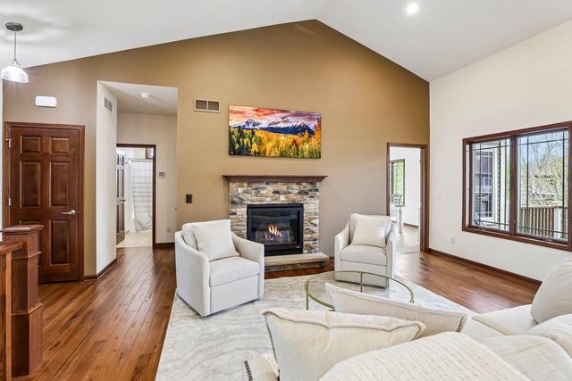 248 Greenway Circle, Deerfield, WI 53531