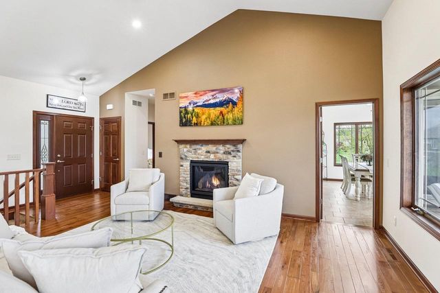 248 Greenway Circle, Deerfield, WI 53531