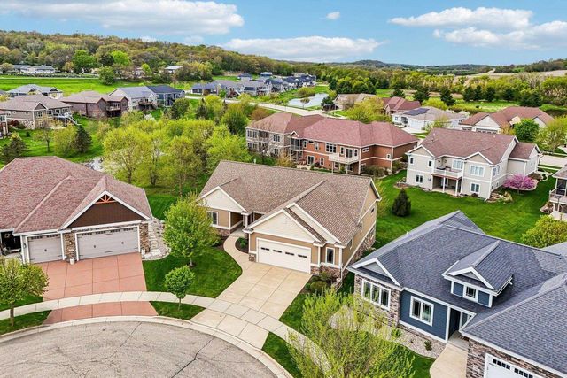 248 Greenway Circle, Deerfield, WI 53531