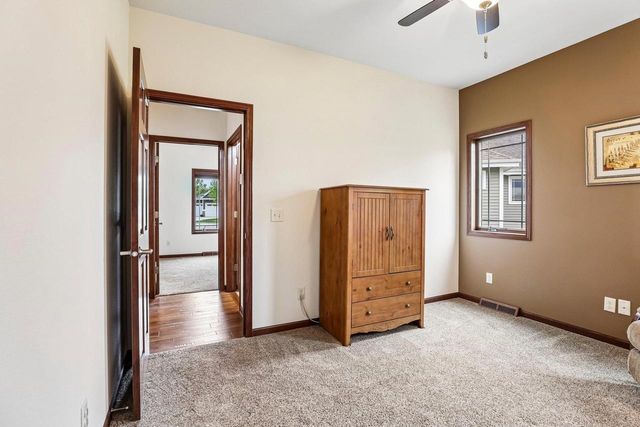 248 Greenway Circle, Deerfield, WI 53531