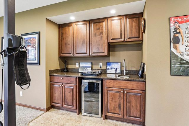 248 Greenway Circle, Deerfield, WI 53531