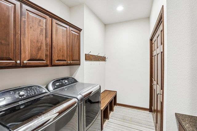 248 Greenway Circle, Deerfield, WI 53531