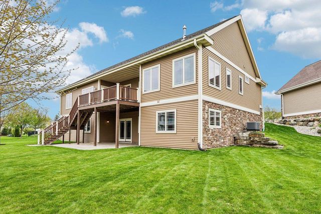 248 Greenway Circle, Deerfield, WI 53531